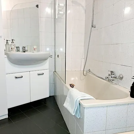 Flower House Apartment *